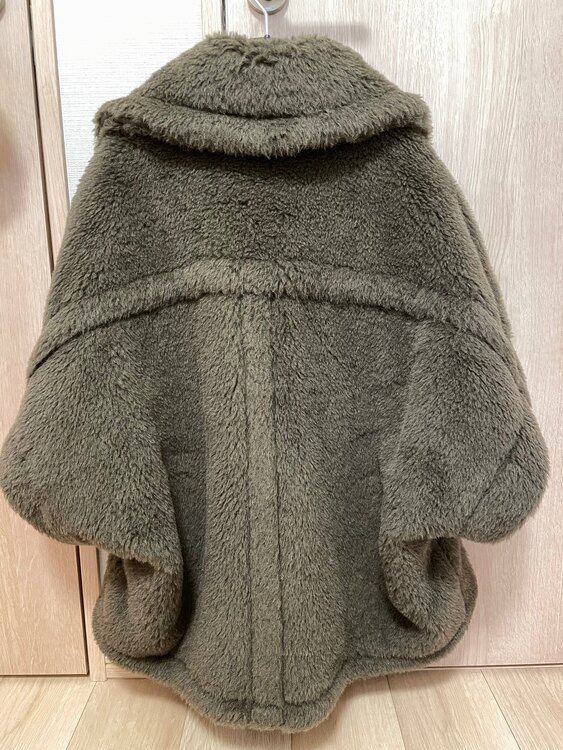 MaxMara テディベアケープ（古着・ファッション）の商品画像 - 査定依頼日：2024年12月8日 - 最高査定価格：70,000円