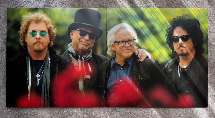 TOTO 40 Trips Around The Sun 国内仕様　帯付き　新品（レコード）の商品画像 - 査定依頼日：2026年4月28日 - 最高査定価格：1,000円