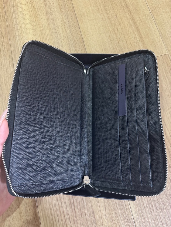 プラダ  （ブランドバッグ）の商品画像 - 査定依頼日：2026年2月23日 - 最高査定価格：35,000円