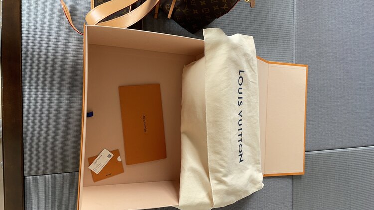 キャリーオールNM PM（ブランドバッグ）の商品画像 - 査定依頼日：2025年4月20日 - 最高査定価格：330,000円