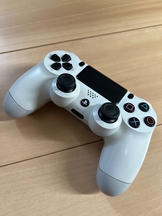 PS4 CUH-1200A（ゲーム機本体・ゲームソフト）の商品画像 - 査定依頼日：2022年11月10日 - 最高査定価格：7,500円