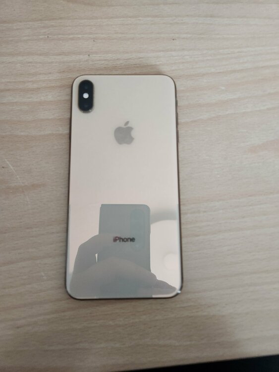 iPhoneXS Max 64GB au（スマホ）の商品画像 - 査定依頼日：2026年3月19日 - 最高査定価格：15,000円