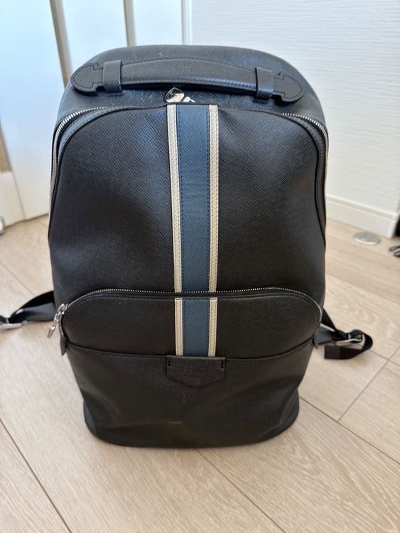 Louis Vuitton Anton Backpack Taiga（ブランドバッグ）の商品画像 - 査定依頼日：2026年4月3日 - 最高査定価格：95,000円