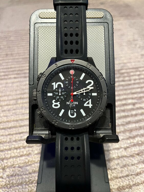 NIXONクロノグラフ4点（高級時計）の商品画像 - 査定依頼日：2026年3月22日 - 最高査定価格：10,000円