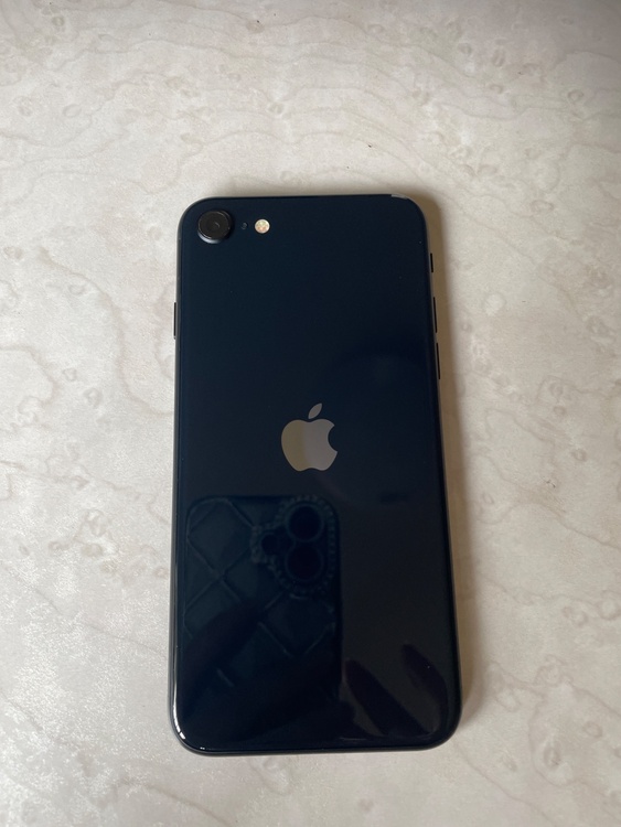 iPhone8（スマホ）の商品画像 - 査定依頼日：2026年4月20日 - 最高査定価格：6,000円