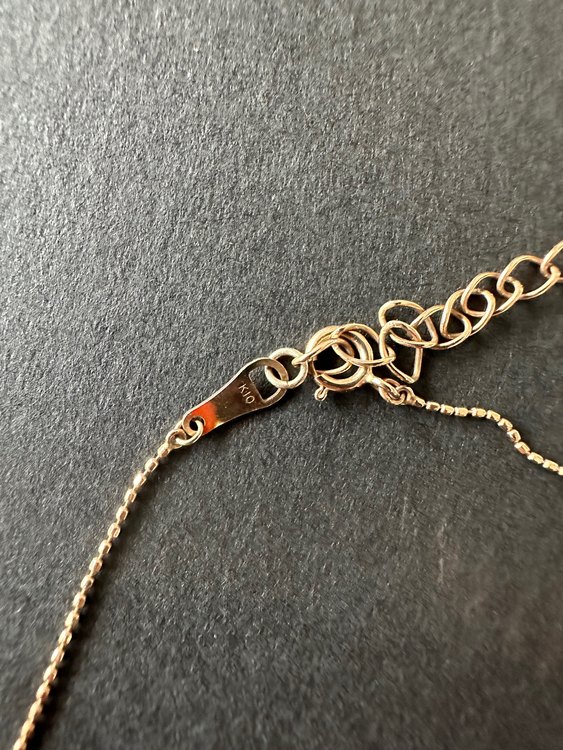 agete アガット　イニシャルネックレス（金・貴金属）の商品画像 - 査定依頼日：2023年9月7日 - 最高査定価格：10,000円