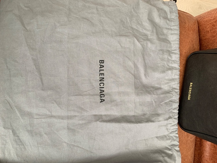 バレンシアガ  （ブランドバッグ）の商品画像 - 査定依頼日：2025年9月18日 - 最高査定価格：90,000円