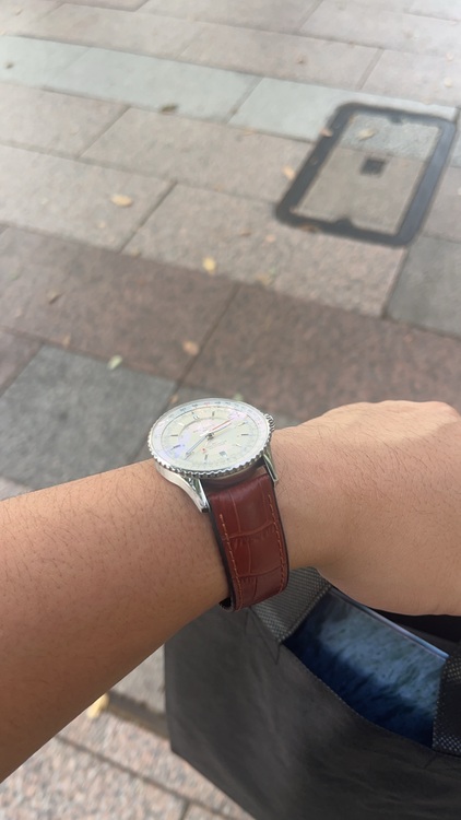 ブライトリング ナビタイマー （高級時計）の商品画像 - 査定依頼日：2025年10月25日 - 最高査定価格：550,000円