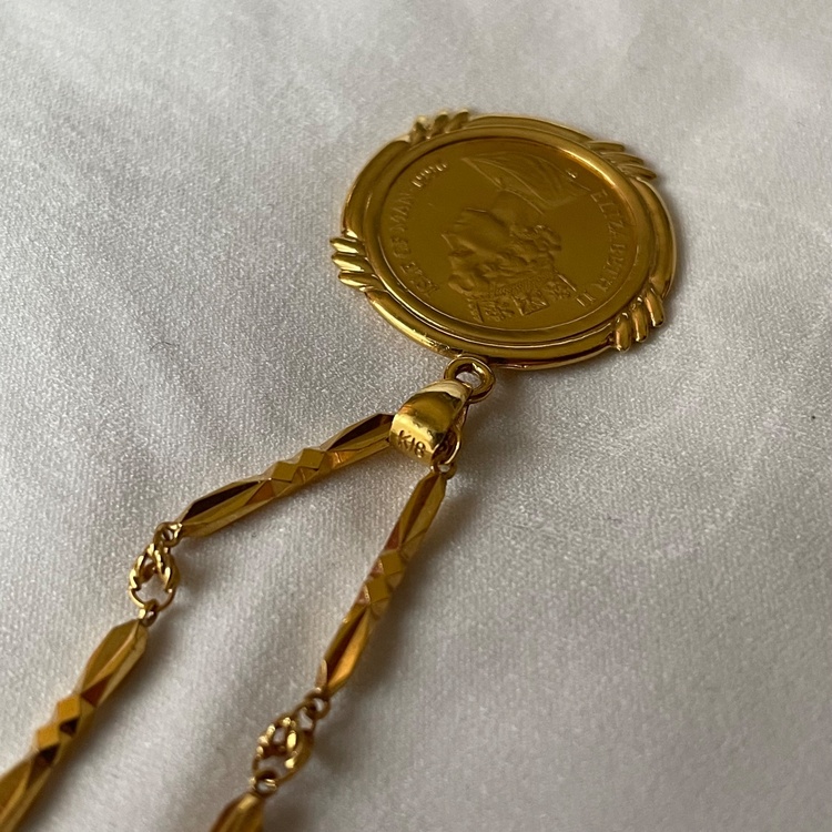 1996年のエリザベス2世のコイン ペンダント（金・貴金属）の商品画像 - 査定依頼日：2026年8月19日 - 最高査定価格：340,000円