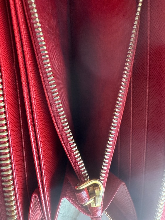 プラダ  （ブランドバッグ）の商品画像 - 査定依頼日：2025年11月18日 - 最高査定価格：30,000円