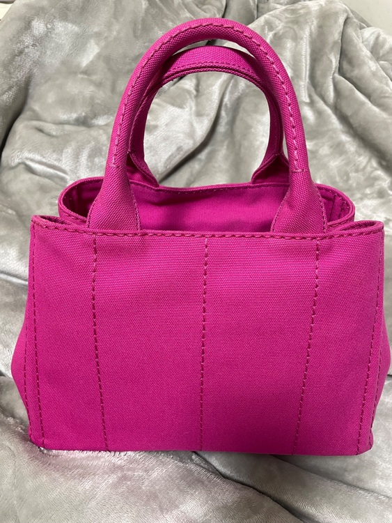 プラダ カナパトート Mサイズ（ブランドバッグ）の商品画像 - 査定依頼日：2025年6月2日 - 最高査定価格：65,000円