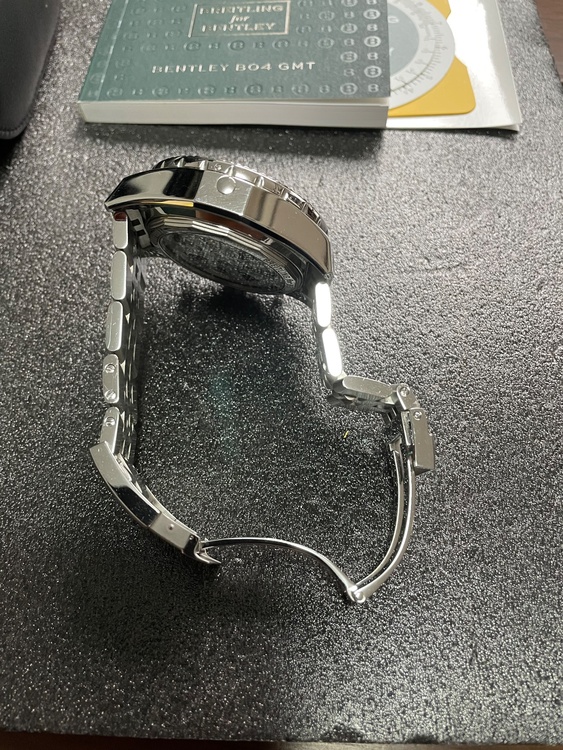 ベントレー B04 GMT (Bentley B04 GMT)（高級時計）の商品画像 - 査定依頼日：2026年2月13日 - 最高査定価格：720,000円
