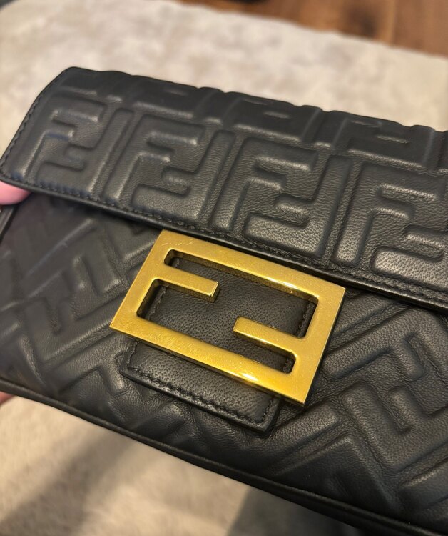 フェンディ  （ブランドバッグ）の商品画像 - 査定依頼日：2025年5月27日 - 最高査定価格：160,000円