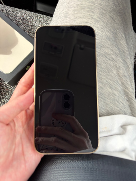A2636（スマホ）の商品画像 - 査定依頼日：2026年4月19日 - 最高査定価格：41,000円
