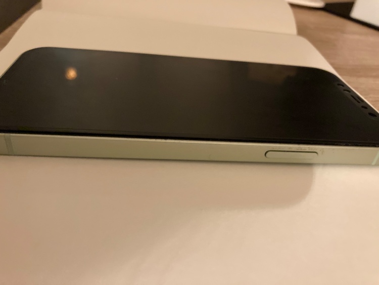 iPhone iPhone 12 128GB SIMフリー（スマホ）の商品画像 - 査定依頼日：2026年5月23日 - 最高査定価格：27,000円
