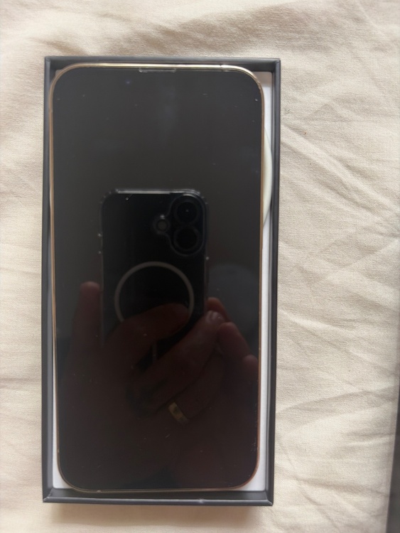 iPhone iPhone 13 Pro 128GB au（スマホ）の商品画像 - 査定依頼日：2026年7月11日 - 最高査定価格：44,500円