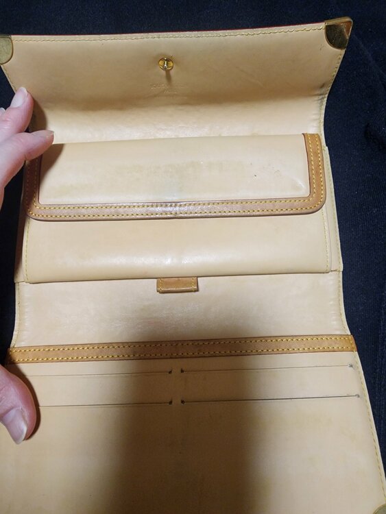 Louis Vuitton マルチカラーモノグラム 長財布（ブランド財布・小物）の商品画像 - 査定依頼日：2026年1月21日 - 最高査定価格：10,000円