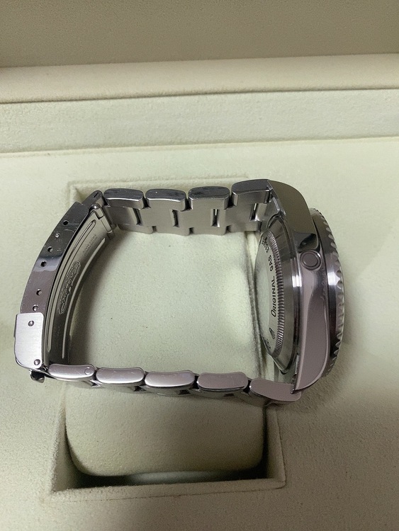 ロレックス シードゥエラー 1660（高級時計）の商品画像 - 査定依頼日：2026年3月29日 - 最高査定価格：1,470,000円