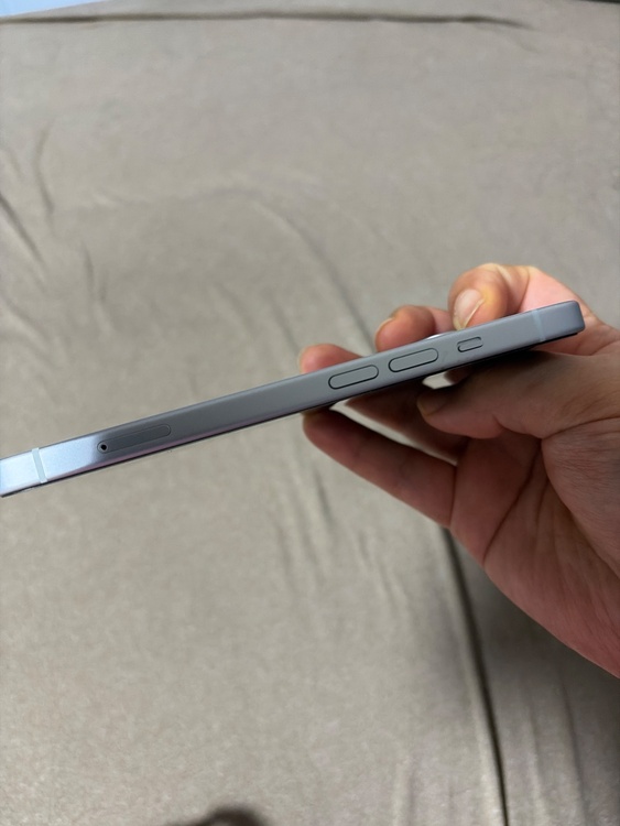 iPhone 15 512GB SIMフリー（スマホ）の商品画像 - 査定依頼日：2026年3月18日 - 最高査定価格：80,000円