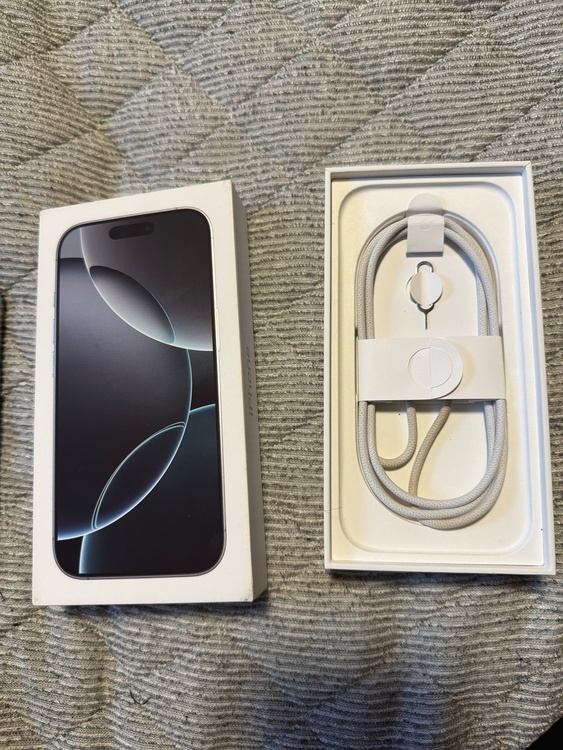 iPhone iPhone 16 Pro 128GB SIMフリー（スマホ）の商品画像 - 査定依頼日：2026年9月27日 - 最高査定価格：111,000円