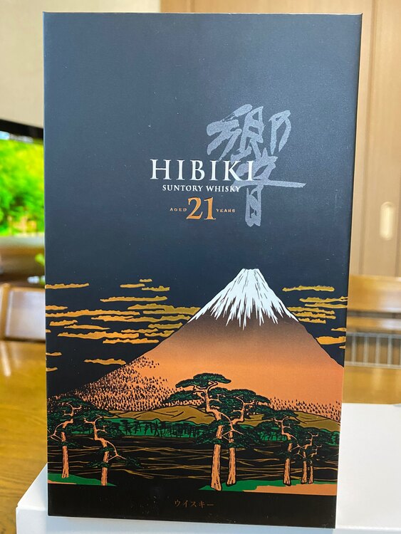 ウイスキー サントリー響 （お酒）の商品画像 - 査定依頼日：2025年4月24日 - 最高査定価格：311,000円