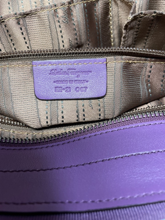 フェラガモ  （ブランドバッグ）の商品画像 - 査定依頼日：2026年3月3日 - 最高査定価格：5,000円