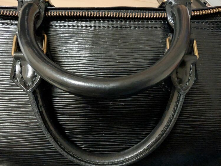 ルイヴィトン エピ （ブランドバッグ）の商品画像 - 査定依頼日：2025年6月19日 - 最高査定価格：50,000円