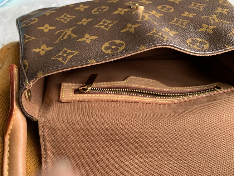 ルーピングミニ（ブランドバッグ）の商品画像 - 査定依頼日：2022年4月2日 - 最高査定価格：55,000円