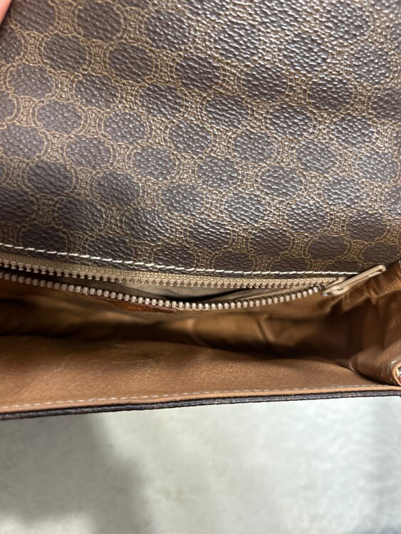 セリーヌ  （ブランドバッグ）の商品画像 - 査定依頼日：2025年1月29日 - 最高査定価格：10,000円