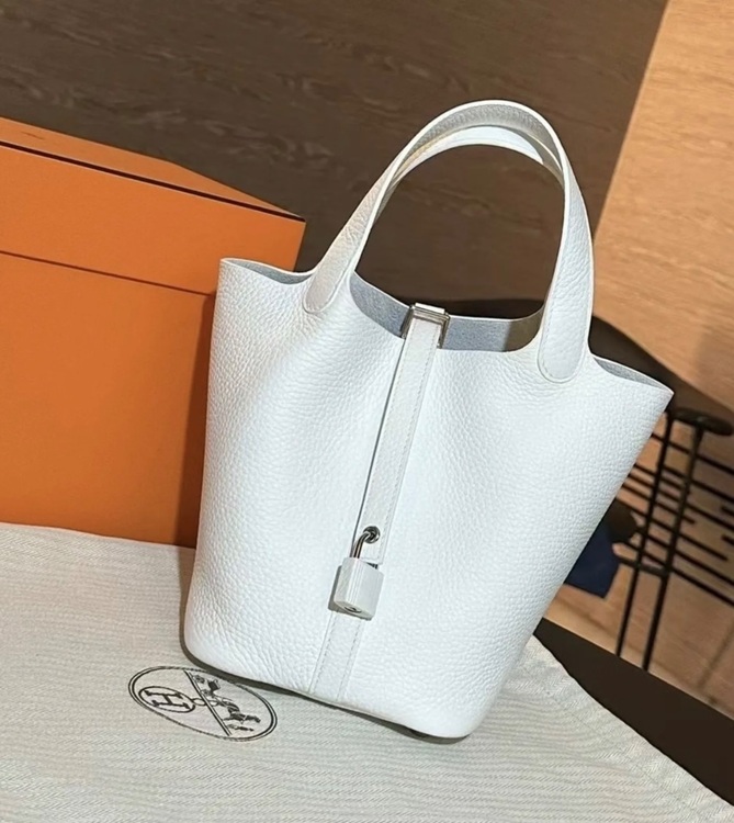 ピコタン18（ブランドバッグ）の商品画像 - 査定依頼日：2025年8月8日 - 最高査定価格：530,000円