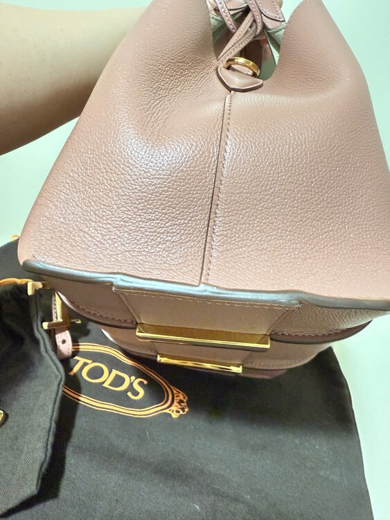 トッズ　タイムレスミニショッピングバッグ（ブランドバッグ）の商品画像 - 査定依頼日：2025年5月26日 - 最高査定価格：100,000円