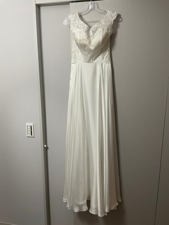 ウエディングドレス（古着・ファッション）の商品画像 - 査定依頼日：2025年2月20日 - 最高査定価格：500円