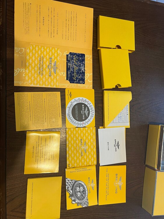 ブライトリング ナビタイマー A412E05Np（高級時計）の商品画像 - 査定依頼日：2025年5月31日 - 最高査定価格：485,000円