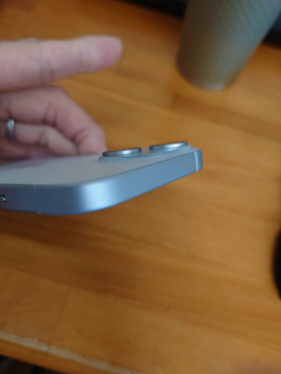 iPhone 15 256GB SIMフリー（スマホ）の商品画像 - 査定依頼日：2026年4月12日 - 最高査定価格：71,000円