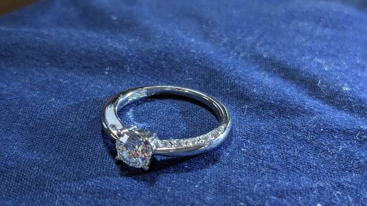 ダイヤ指輪（宝石）の商品画像 - 査定依頼日：2024年1月11日 - 最高査定価格：100,000円