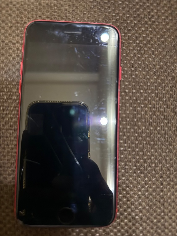 iPhoneSE第二世代（スマホ）の商品画像 - 査定依頼日：2026年9月6日 - 最高査定価格：9,000円