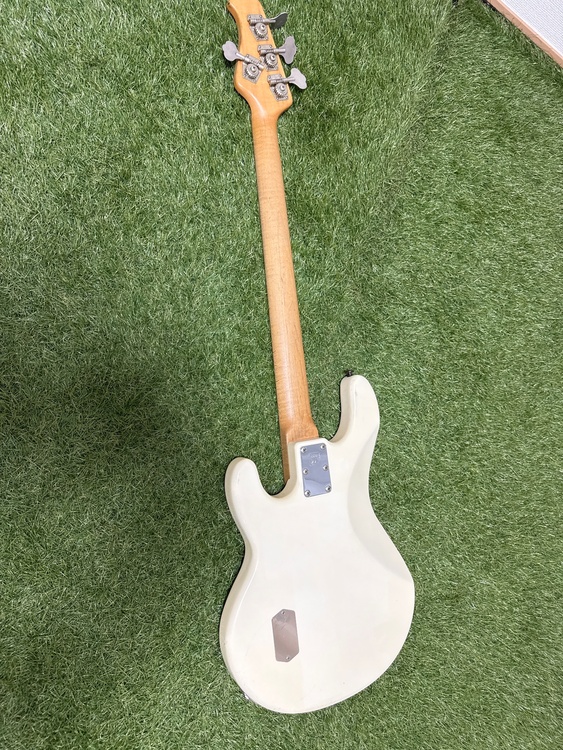 stingray（ピアノ・楽器・PA機材）の商品画像 - 査定依頼日：2026年7月9日 - 最高査定価格：100,000円