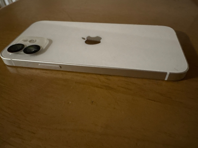 iPhone 12 64GB SIMフリー（スマホ）の商品画像 - 査定依頼日：2026年3月5日 - 最高査定価格：24,000円