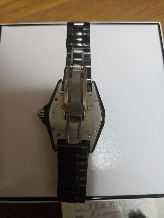 シャネル J12 H162（高級時計）の商品画像 - 査定依頼日：2025年3月6日 - 最高査定価格：330,000円