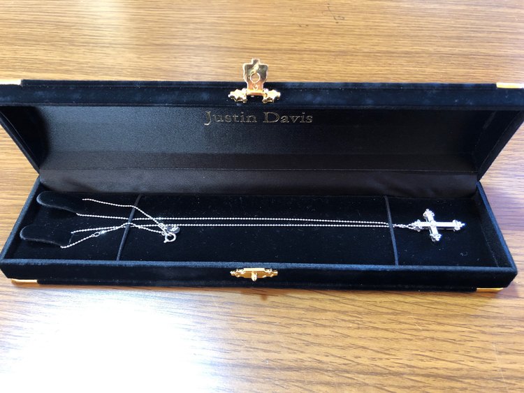 ジャスティンデイビスK18WGクロスペンダント（金・貴金属）の商品画像 - 査定依頼日：2023年2月28日 - 最高査定価格：40,000円