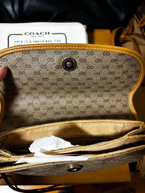 【オールドグッチ】GUCCI マイクロGG ショルダーバッグ GG金具（ブランドバッグ）の商品画像 - 査定依頼日：2026年7月26日 - 最高査定価格：40,000円