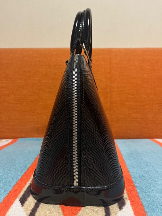 ルイヴィトン エピ （ブランドバッグ）の商品画像 - 査定依頼日：2025年8月18日 - 最高査定価格：90,000円