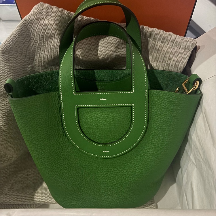 インザループ（ブランドバッグ）の商品画像 - 査定依頼日：2026年3月31日 - 最高査定価格：520,000円