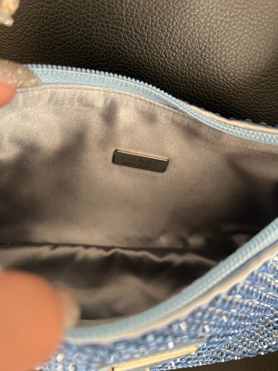 プラダ  （ブランドバッグ）の商品画像 - 査定依頼日：2025年2月26日 - 最高査定価格：180,000円