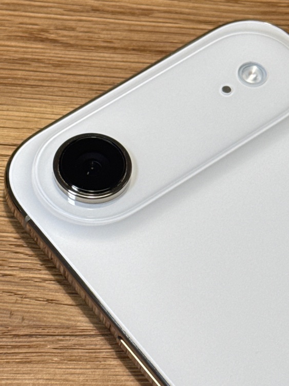 iPhone iPhone Air 256GB SIMフリー（スマホ）の商品画像 - 査定依頼日：2026年9月14日 - 最高査定価格：103,000円