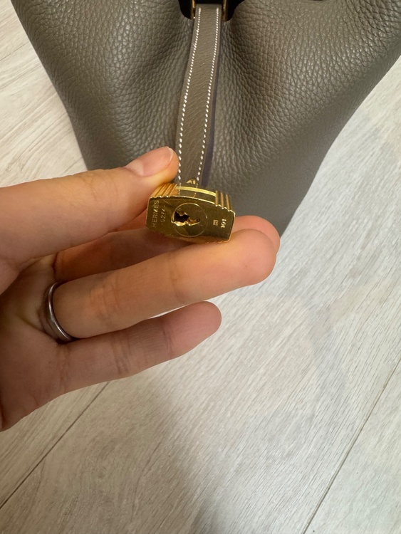 ピコタンロックPM（ブランドバッグ）の商品画像 - 査定依頼日：2026年4月6日 - 最高査定価格：800,000円