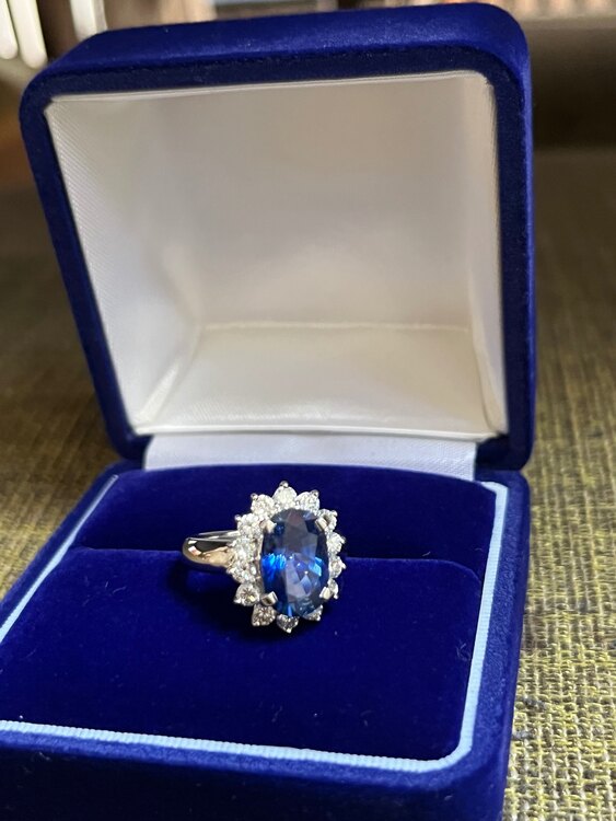 サファイアダイヤモンドリング（金・貴金属）の商品画像 - 査定依頼日：2025年5月4日 - 最高査定価格：330,000円