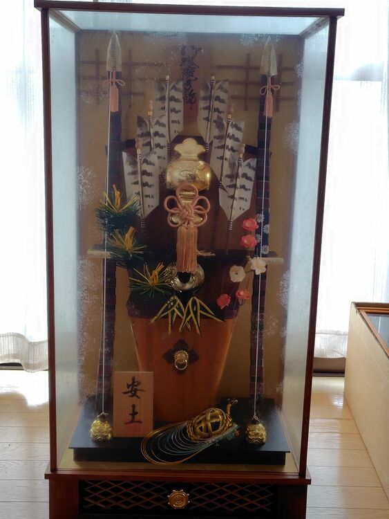 五月人形と雛人形（美術品・骨董品）の商品画像 - 査定依頼日：2025年9月15日 - 最高査定価格：2,000円