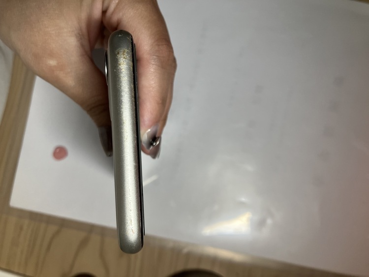 iPhone11 256GB docomo（スマホ）の商品画像 - 査定依頼日：2026年4月15日 - 最高査定価格：20,000円