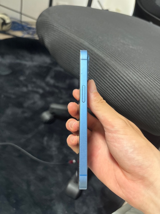 iPhone iPhone 13 128GB SIMフリー（スマホ）の商品画像 - 査定依頼日：2026年5月27日 - 最高査定価格：40,000円